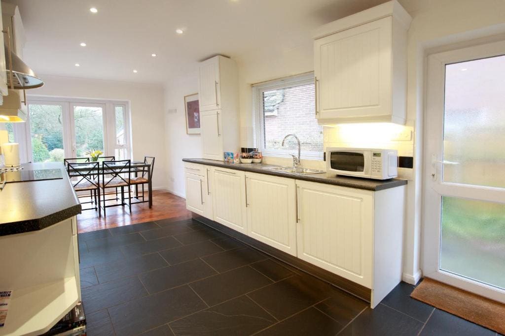 Abacus Bed and Breakfast, Blackwater, Hampshire - Main view