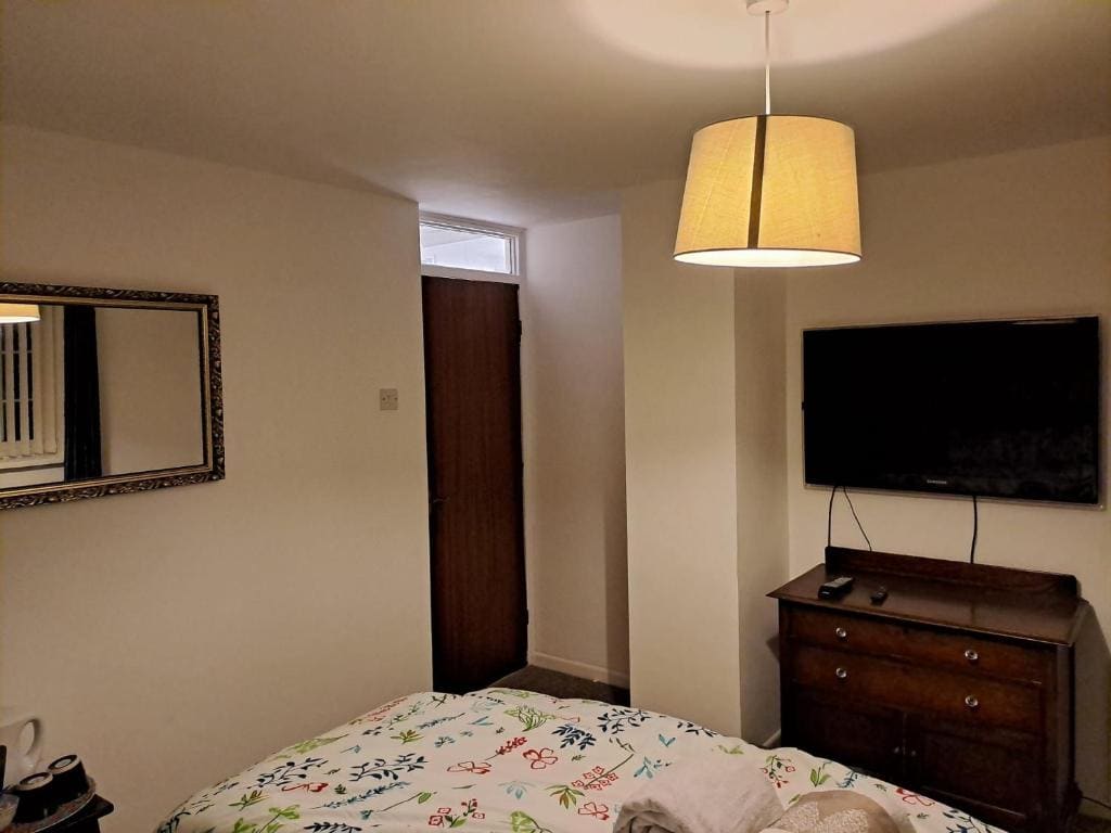 Double rooms available, near Safari Park & Hospital - View 3