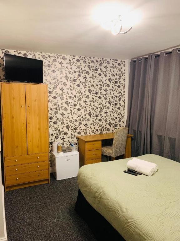 Aindale Hotel Blackpool - View 2