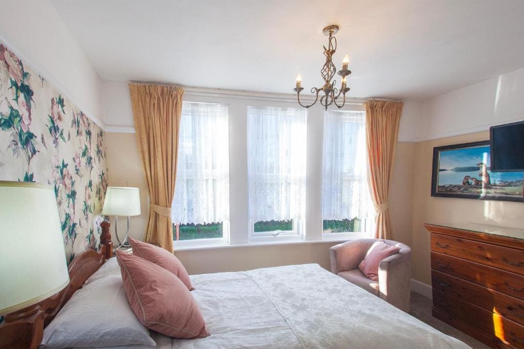 Amberlea Guest House - Main view