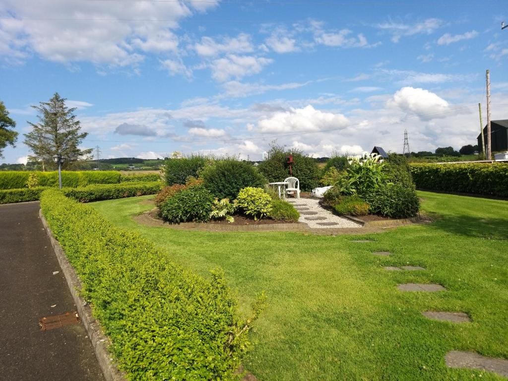 Antrim Heights B&B Panoramic Views & Free Parking — Vue 3