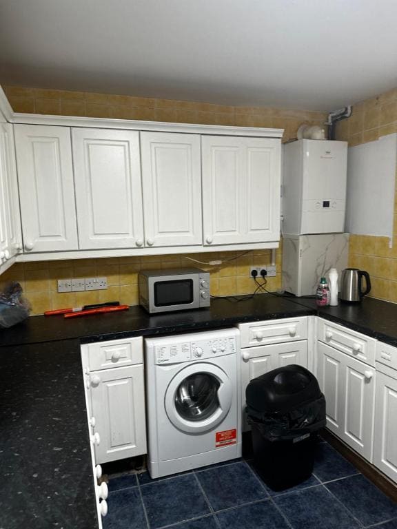 Apex house Rainham - View 5
