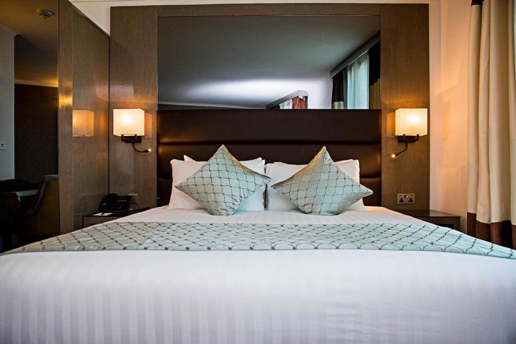 Atrium Hotel Heathrow - View 7