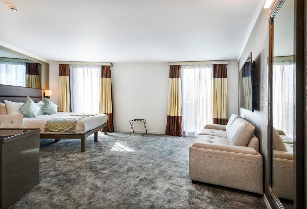 Atrium Hotel Heathrow - View 6