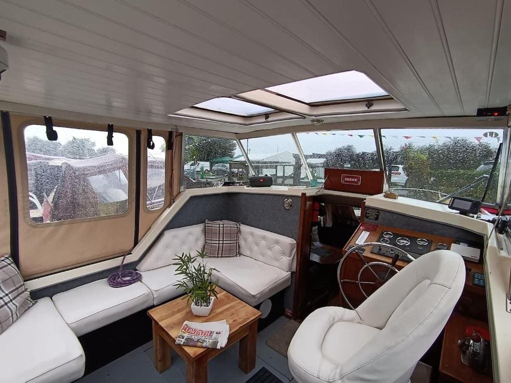 Beautiful boat in rural surroundings near Beverley - View 5