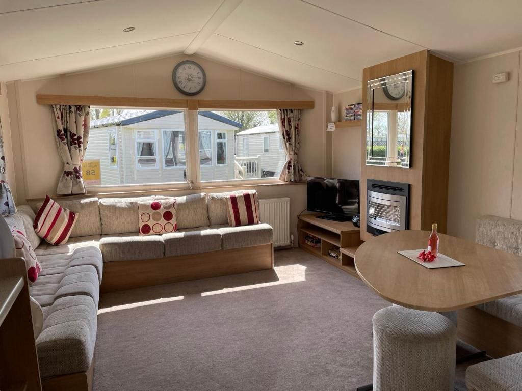 Beautiful Butlins van - View 7