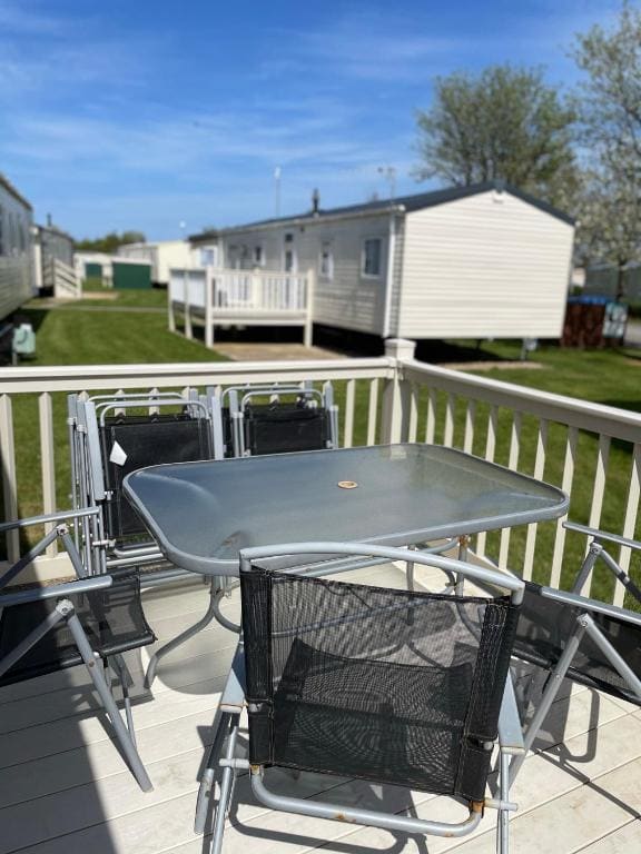 Beautiful Butlins van - Main view