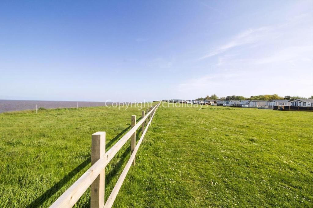 Broadland Sands Beautiful Lodge - View 6