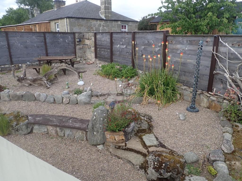 Speyside Tipi Retreat & Whisky Hot Tub - View 2