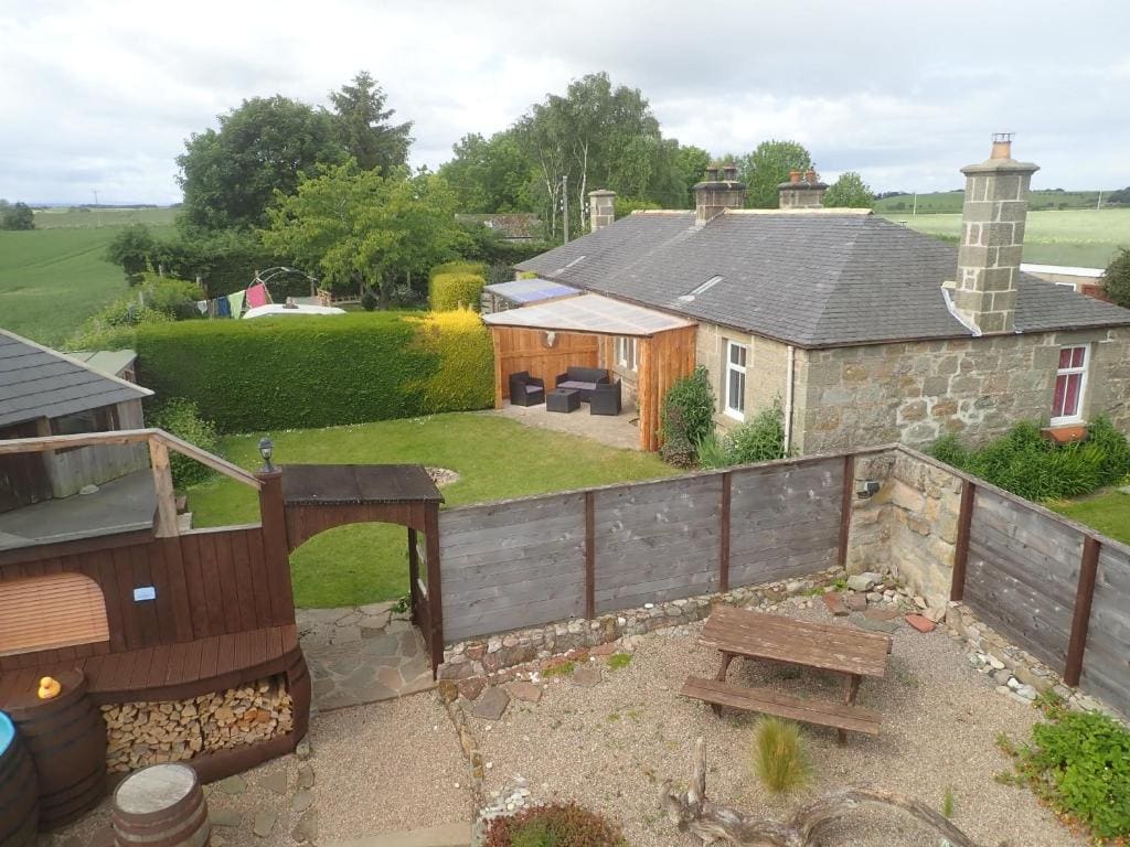 Speyside Tipi Retreat & Whisky Hot Tub - View 5