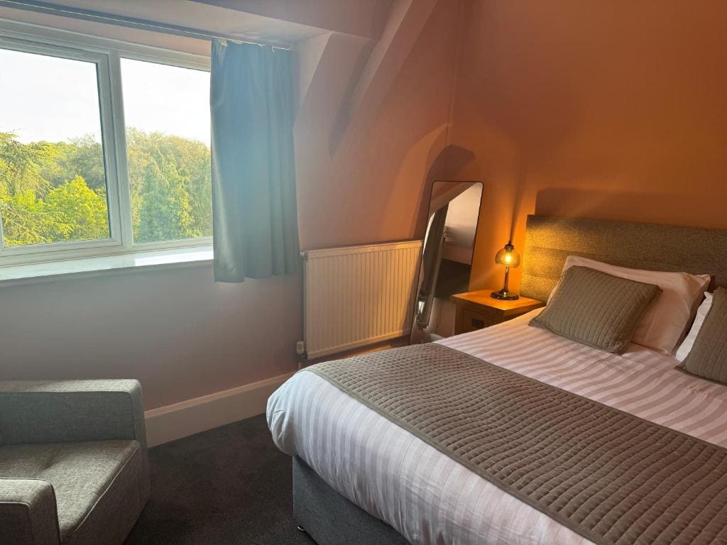 Oaklands Hotel - View 7
