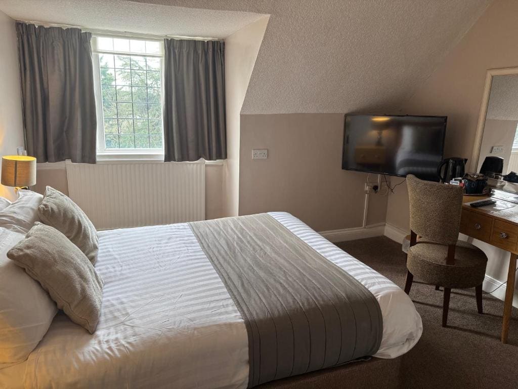 Oaklands Hotel - View 6