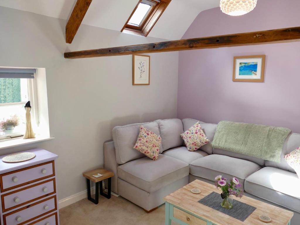 Ravenscroft Retreats Glamping - View 7