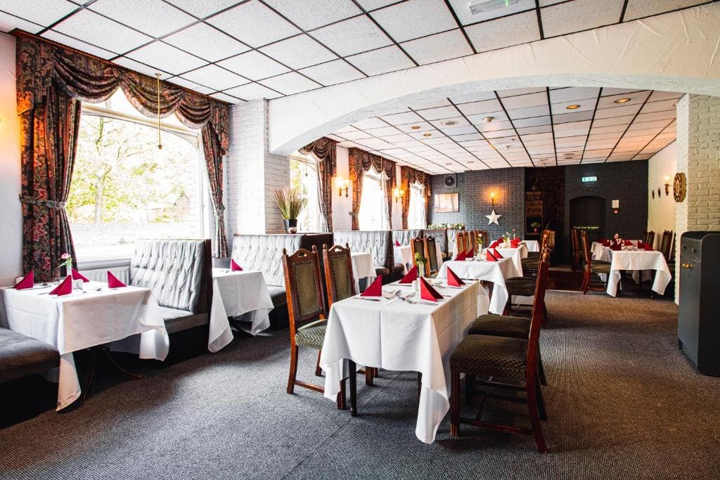 Borough Arms Hotel - View 3