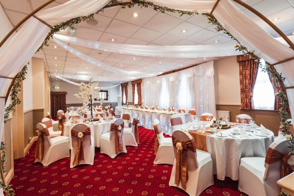 Borough Arms Hotel - View 5
