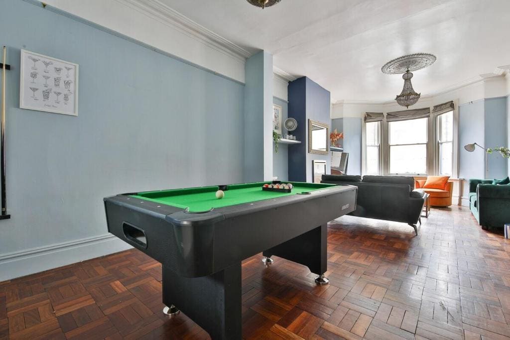 Elegant Victorian Home with Pool Table & Parking - View 3