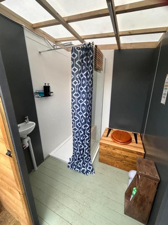 Bracken Barns Glamping & Massage - View 3