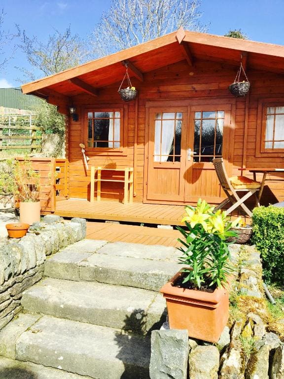 Rustic Chalet Superking Bed Free Sauna Jacuzzi Spa Wifi - View 5