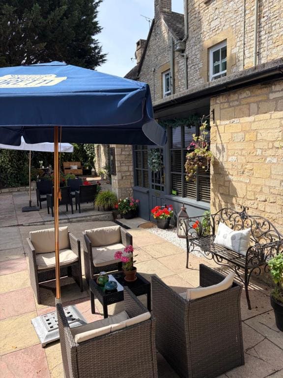 Burford Lodge - Adults only - View 3