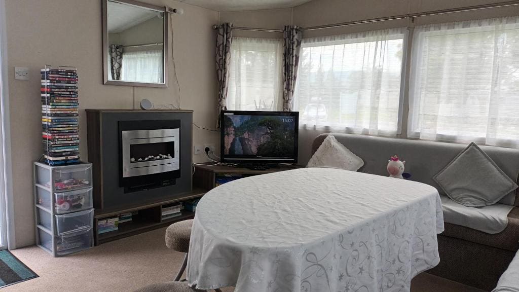 Butlins minehead caravan 120 River cove passes included - View 6