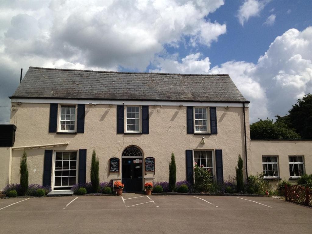 Castle Lodge Hotel - Main view