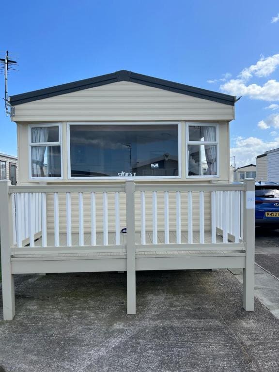 Chris’s caravan - Main view