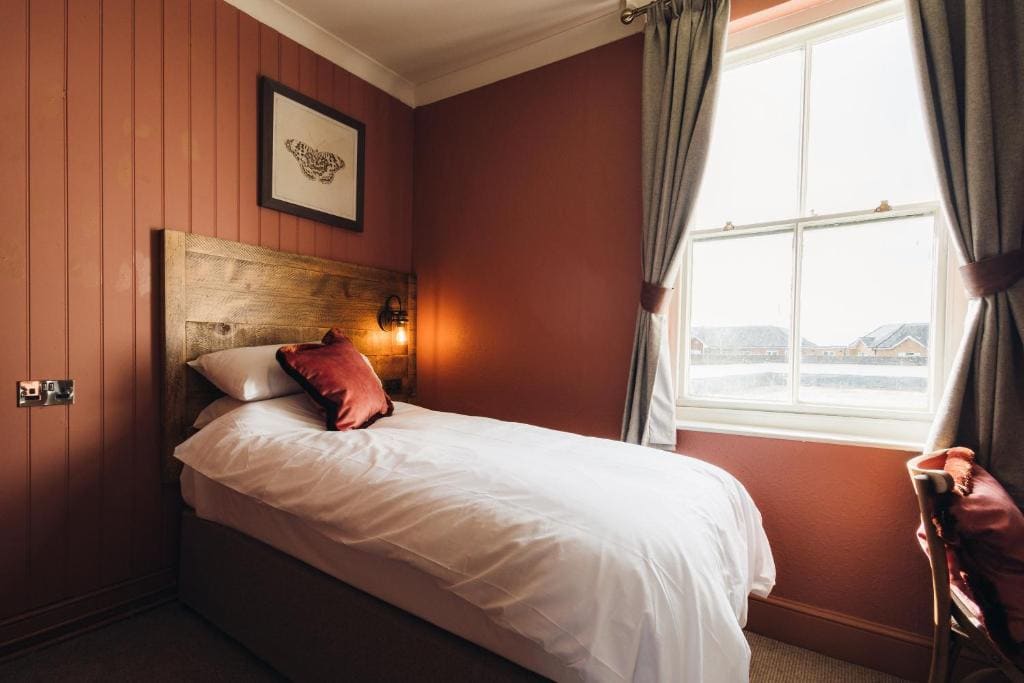 Coaching Inn - View 7