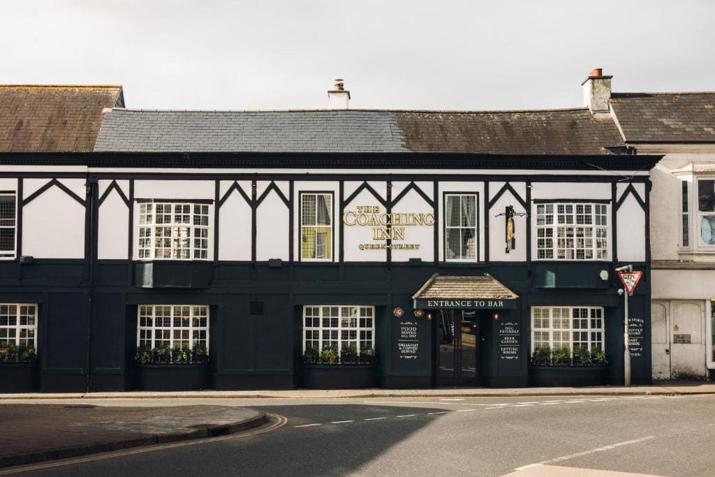 Coaching Inn - Main view