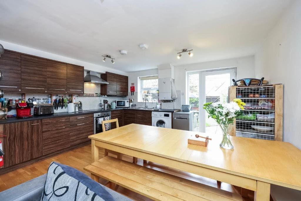 Cosy Clapham Retreat - 2 Min Walk To Tube - View 7