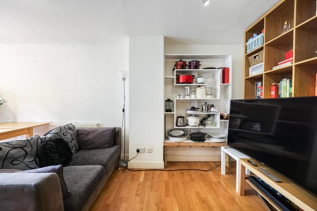 Cosy Clapham Retreat - 2 Min Walk To Tube - View 4