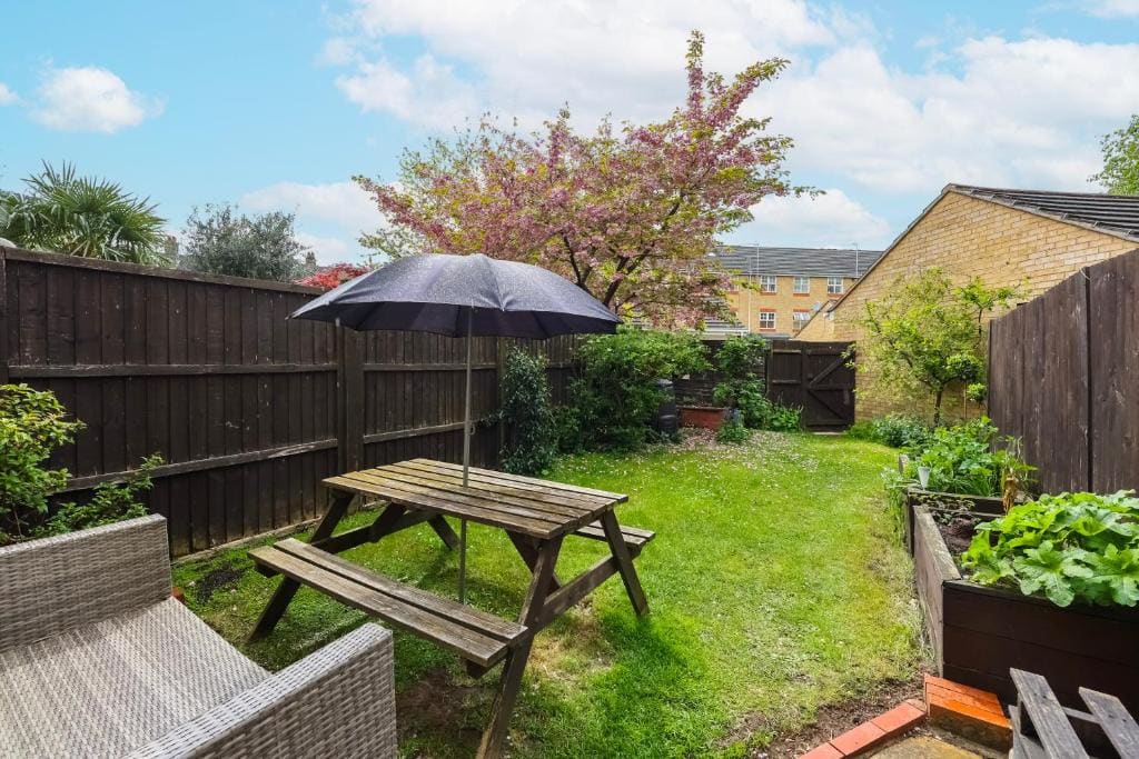 Cosy Clapham Retreat - 2 Min Walk To Tube - View 3