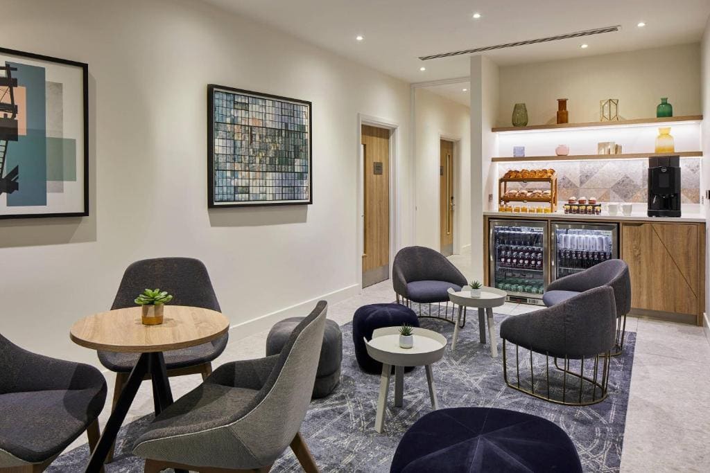 Courtyard by Marriott London City Airport - View 3