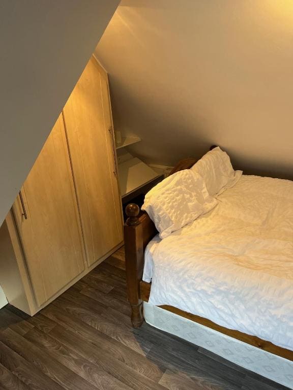 Cozy room in a serene house - View 6