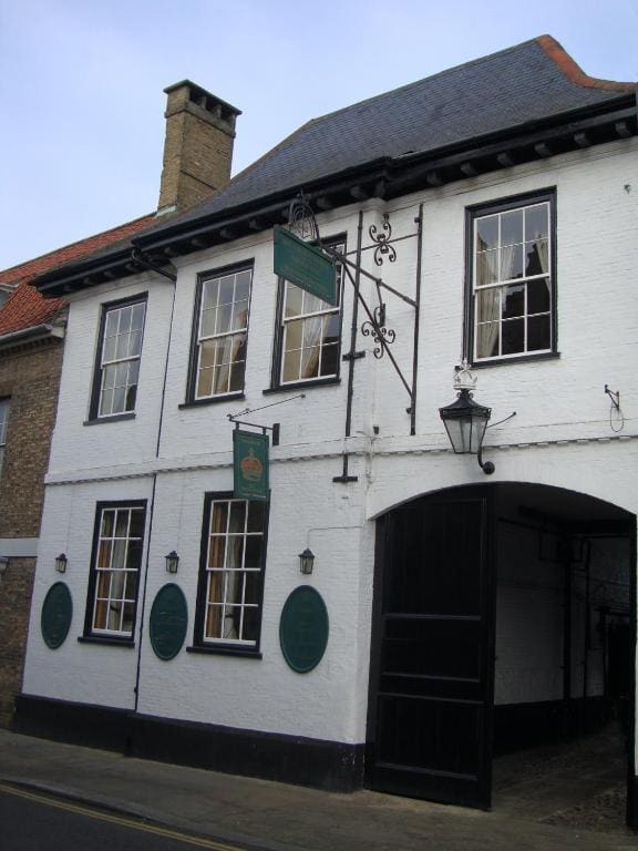 Crown Hotel - Main view