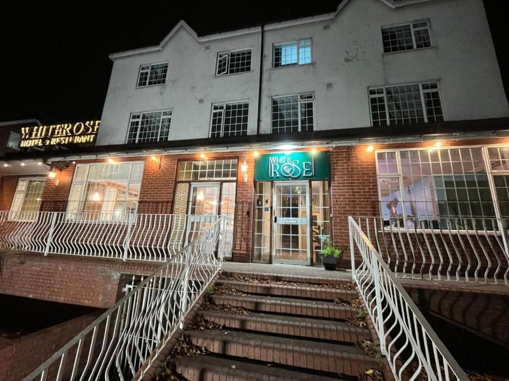 White Rose Hotel & Restaurant - Leeds - Main view