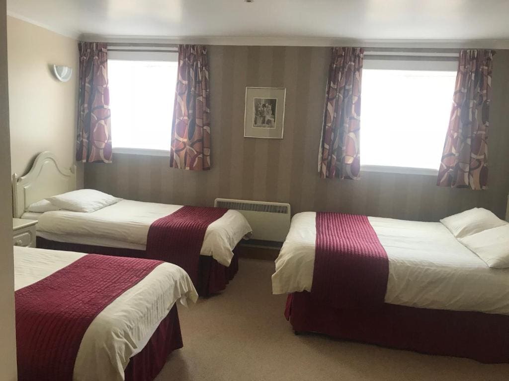 Empire Travel Lodge - Main view
