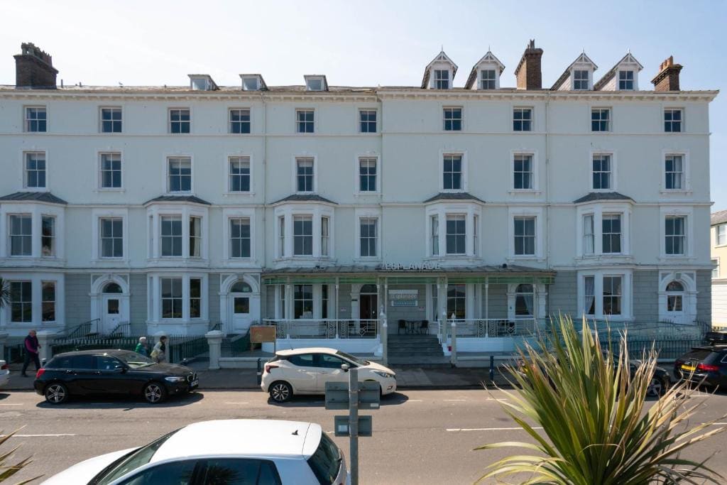 Esplanade Hotel Llandudno - Main view