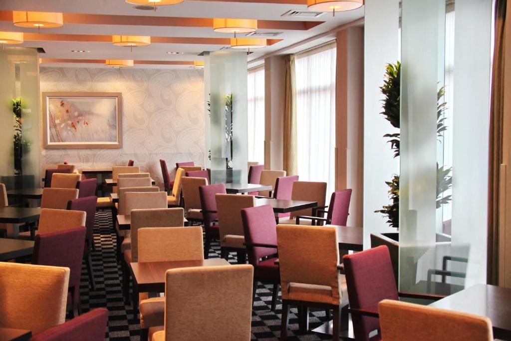 Holiday Inn Express Birmingham Redditch by IHG - View 3