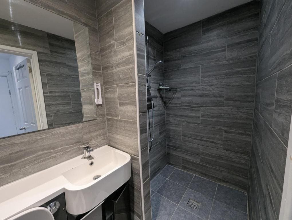 OYO Firs Lodge London Heathrow - View 4