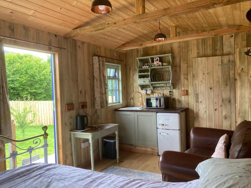 Fox lodge Shepherd Hut Sidmouth - View 3
