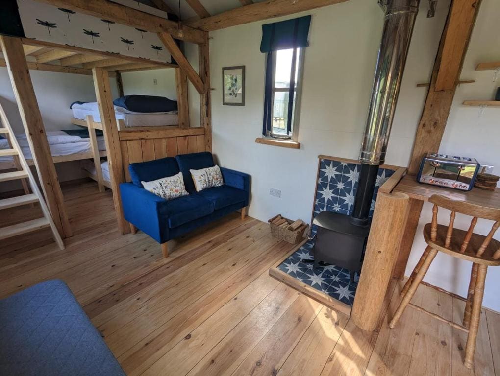 Gaggle of Geese Pub - Shepherd Huts & Bell Tents - View 4