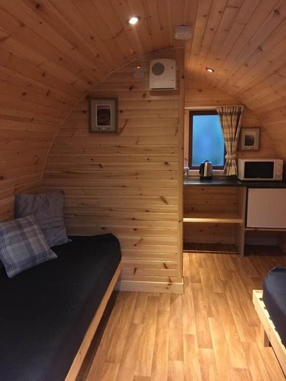 Glamping Hut - By The Way Campsite - View 6