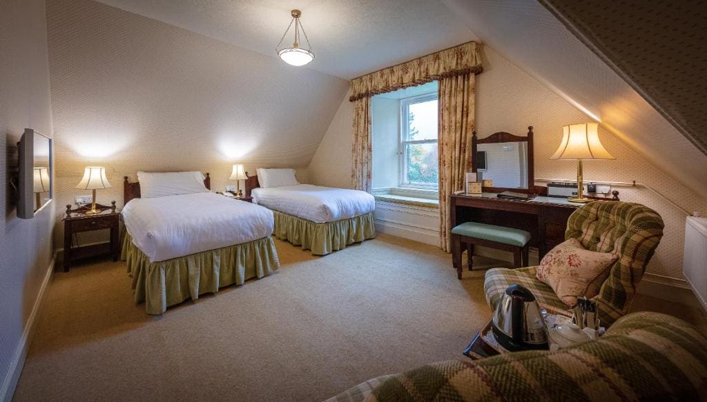 Glengarry Castle Hotel - View 2