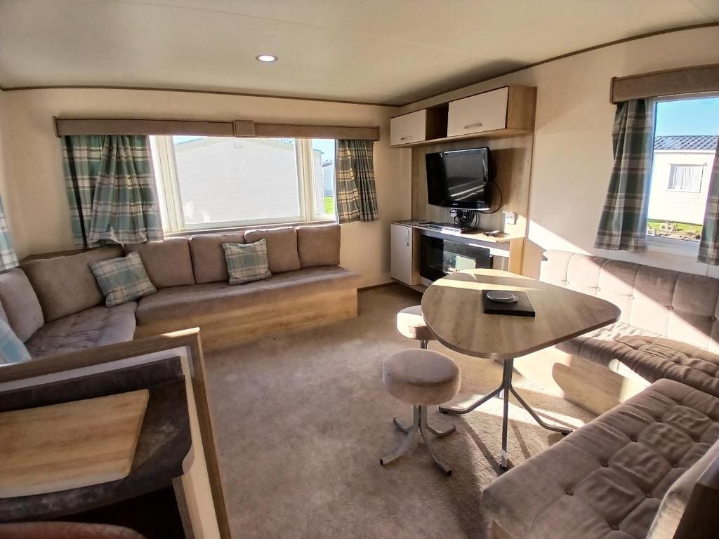 Gold Plus Caravan - View 3