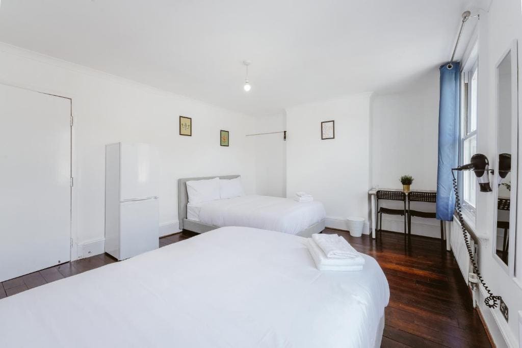 Great Rooms in Stepney Green Station - 12 - View 7