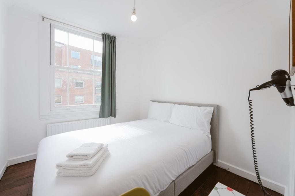 Great Rooms in Stepney Green Station - 12 - Main view
