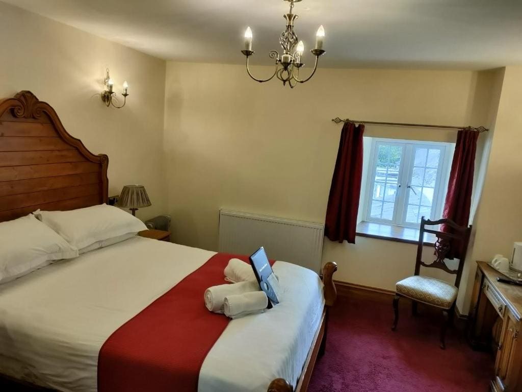 Great Trethew Manor Hotel & Restaurant - View 2