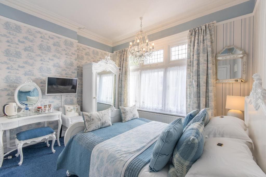 Grovefield Manor - View 7
