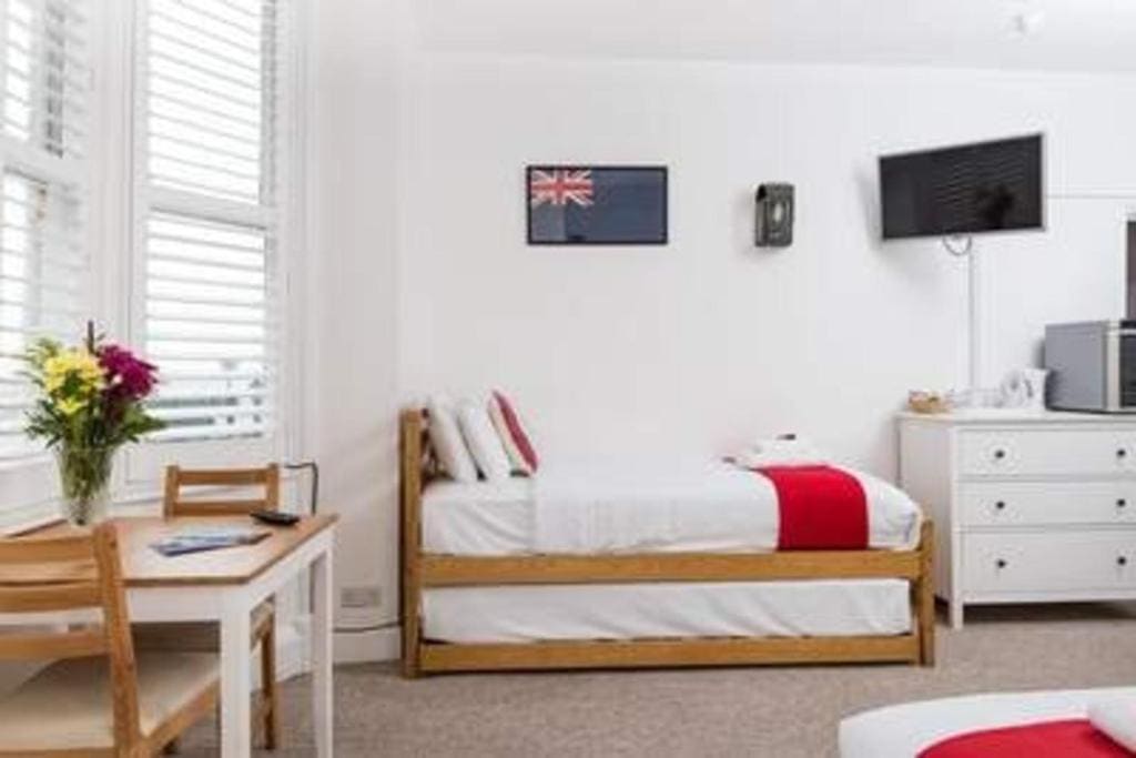 Hamptons Brighton - Main view