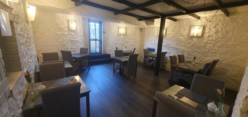Heathcliff House B&B Exclusively for Adults large carpark - Main view